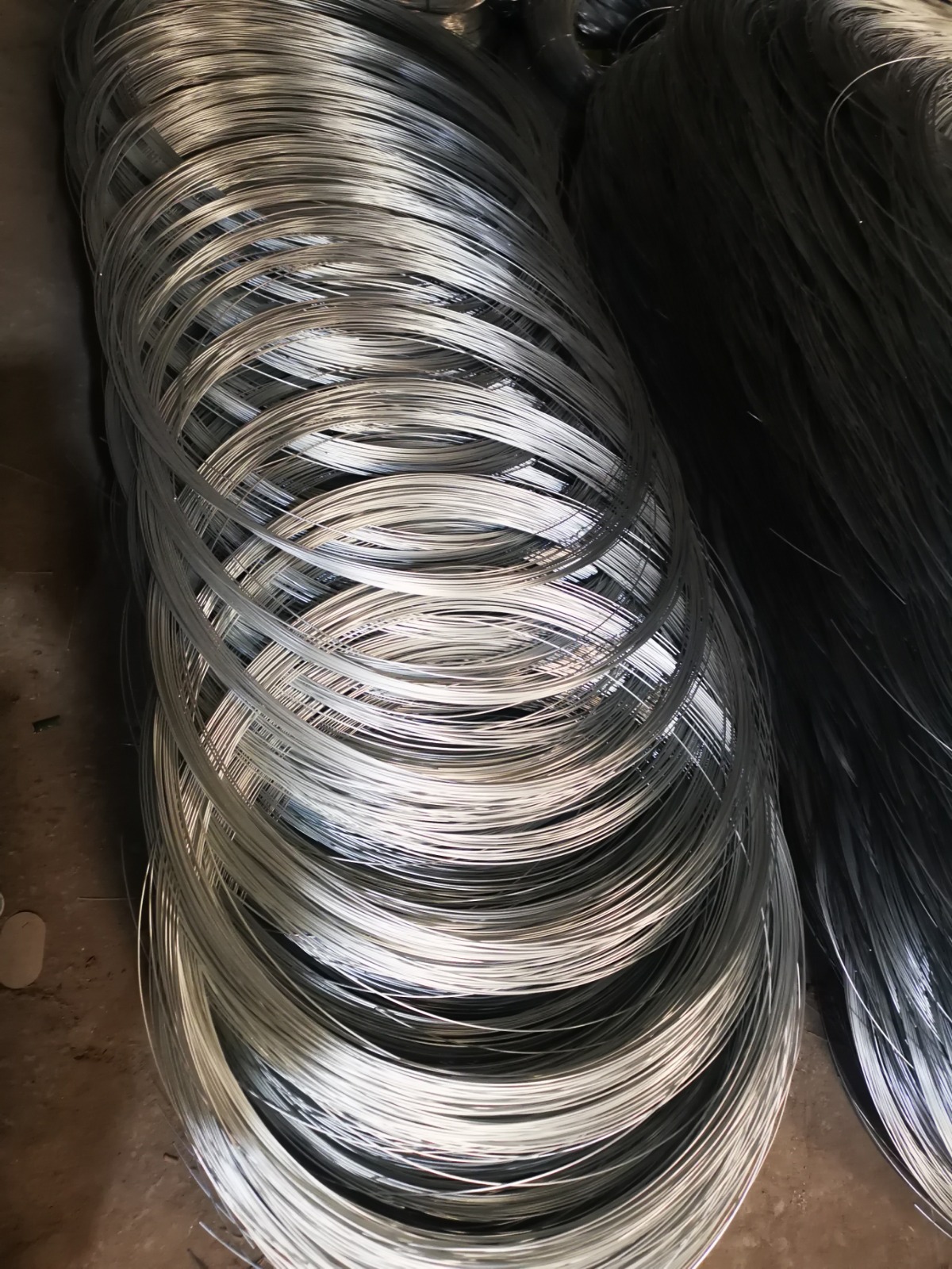 Wire fencing material